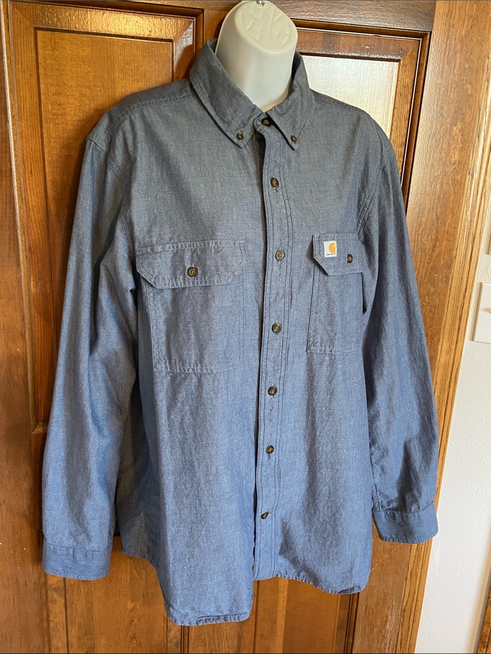 Carhartt Relaxed Fit Denim Blue Chambray Button Up Cotton Size Medium - Picture 2 of 11